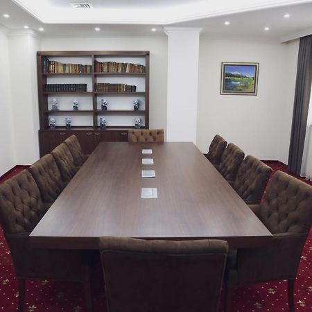 City Hotel Prizren Exterior photo