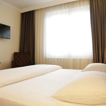 City Hotel Prizren Exterior photo