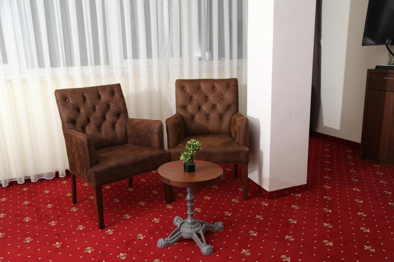 City Hotel Prizren Exterior photo