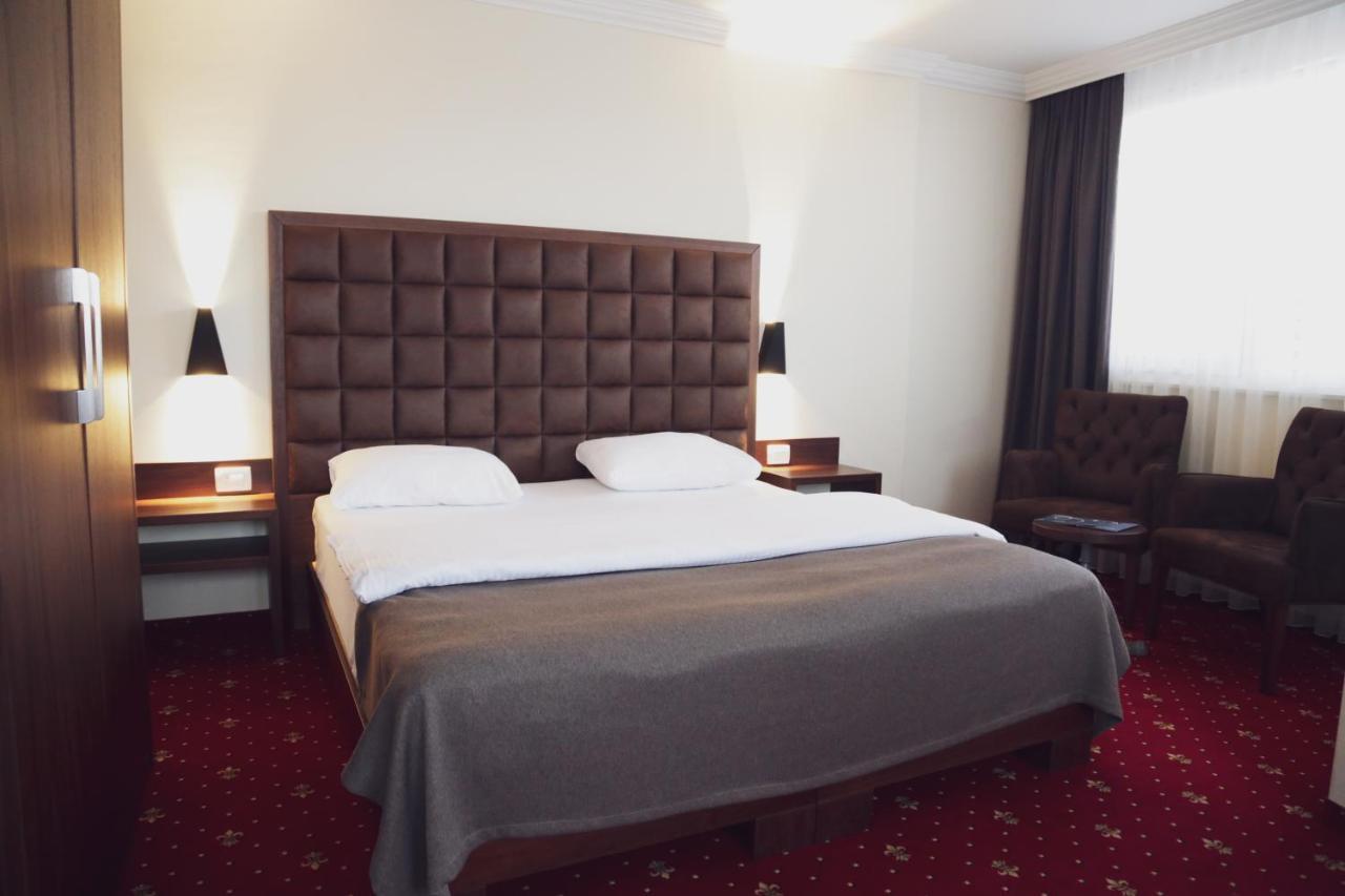 City Hotel Prizren Exterior photo