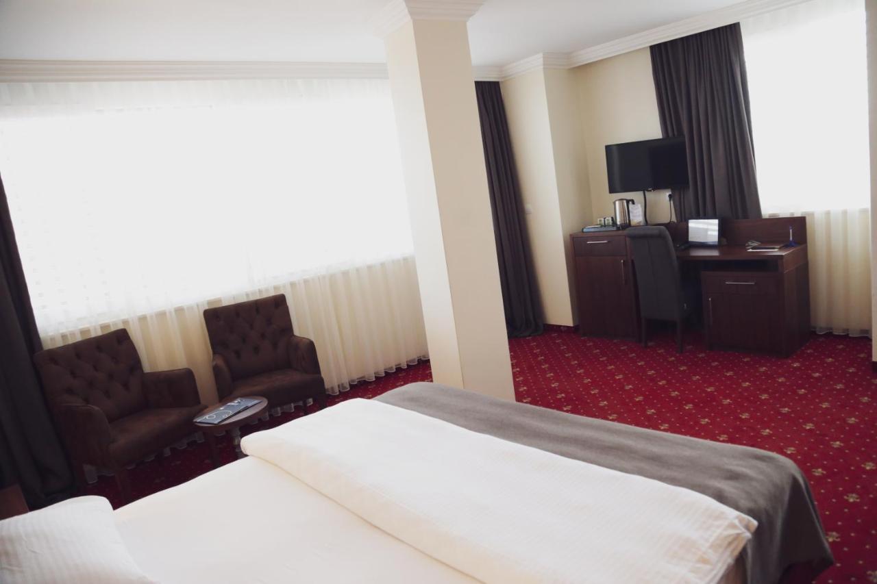 City Hotel Prizren Exterior photo